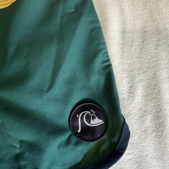 Quiksilver Highline Tijuana 19" Boardshorts - Picture 3 of 7